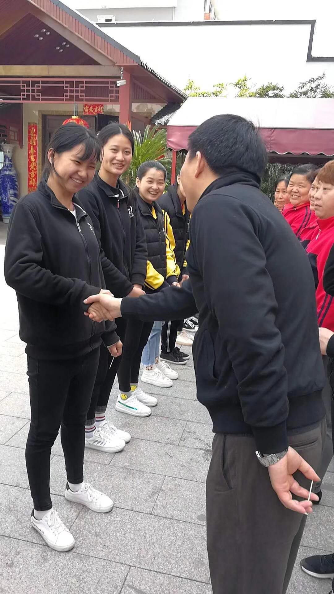 893658570.jpg
